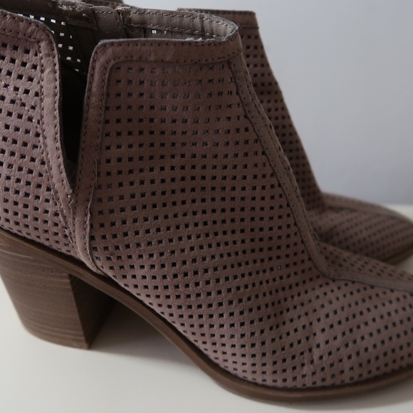 DOLCE VITA Tan Suede Eyelet Booties - Picture 3 of 7